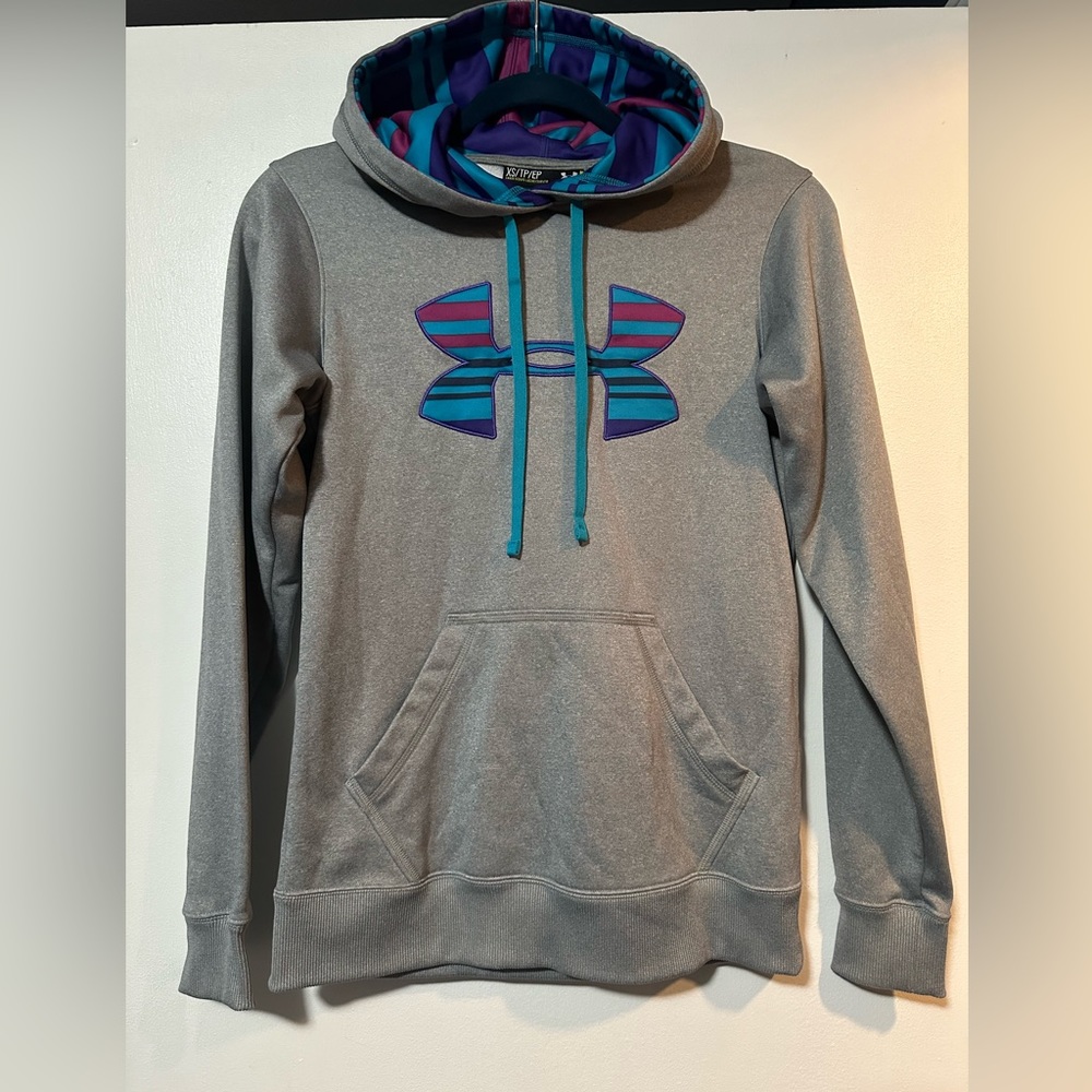 Under armour sweatshirt